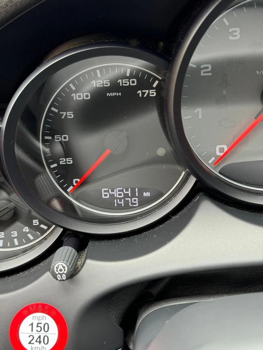 2011 Porsche 958 Cayenne S - Image 11 of 26