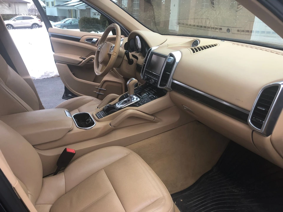 2011 Porsche 958 Cayenne S - Image 7 of 16