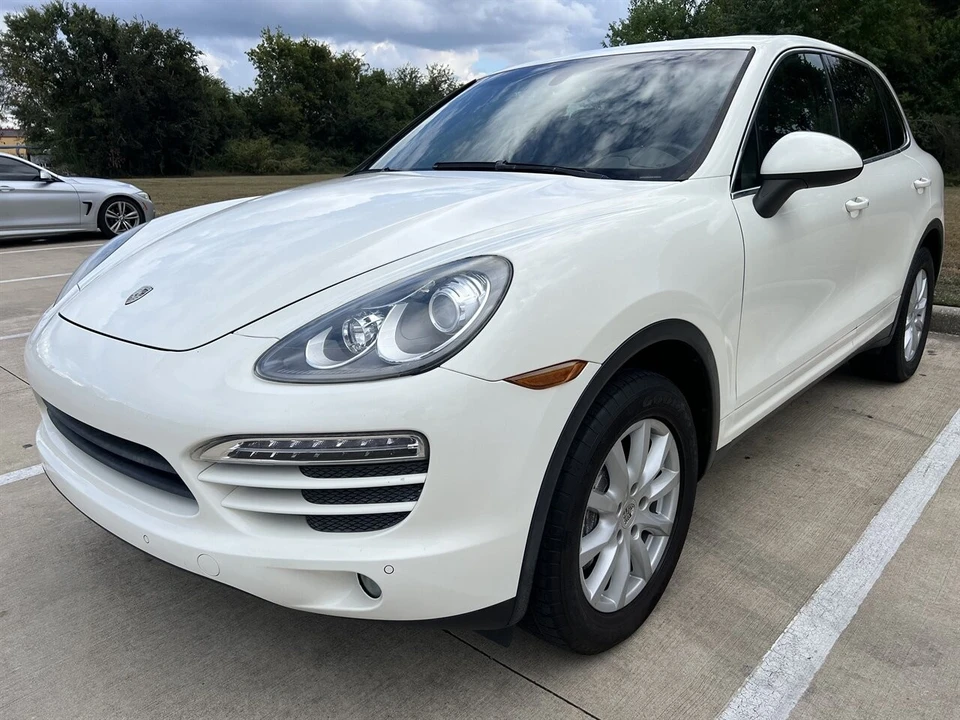 2011 Porsche 958 Cayenne - Image 2 of 21