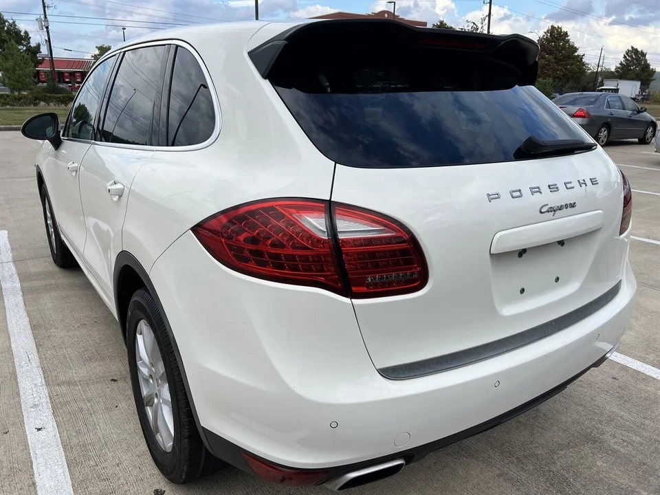 2011 Porsche 958 Cayenne - Image 8 of 21