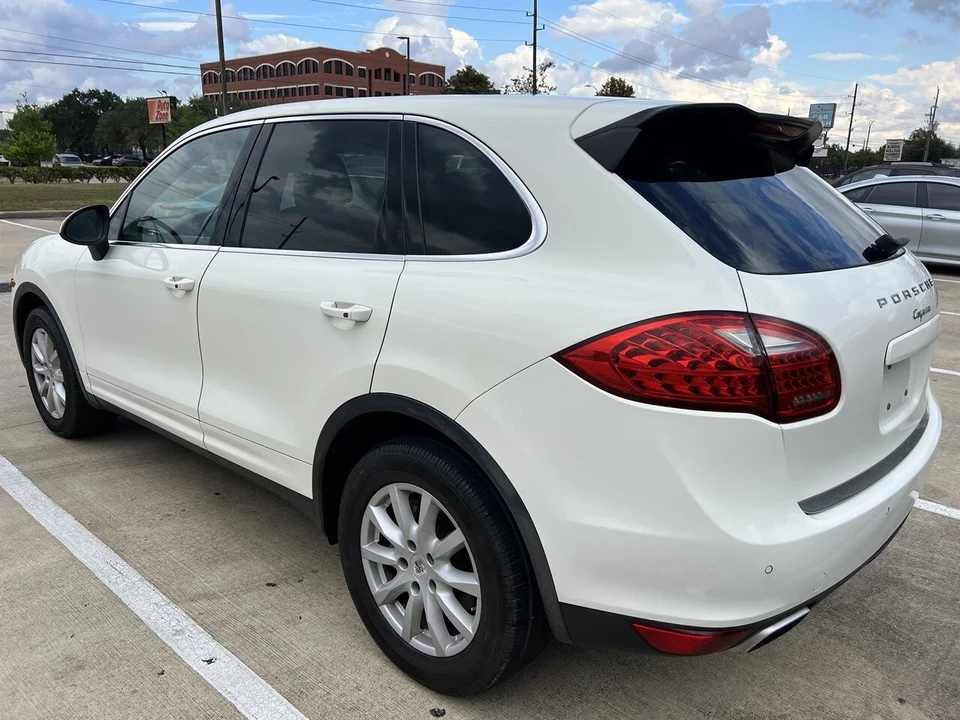 2011 Porsche 958 Cayenne - Image 7 of 21