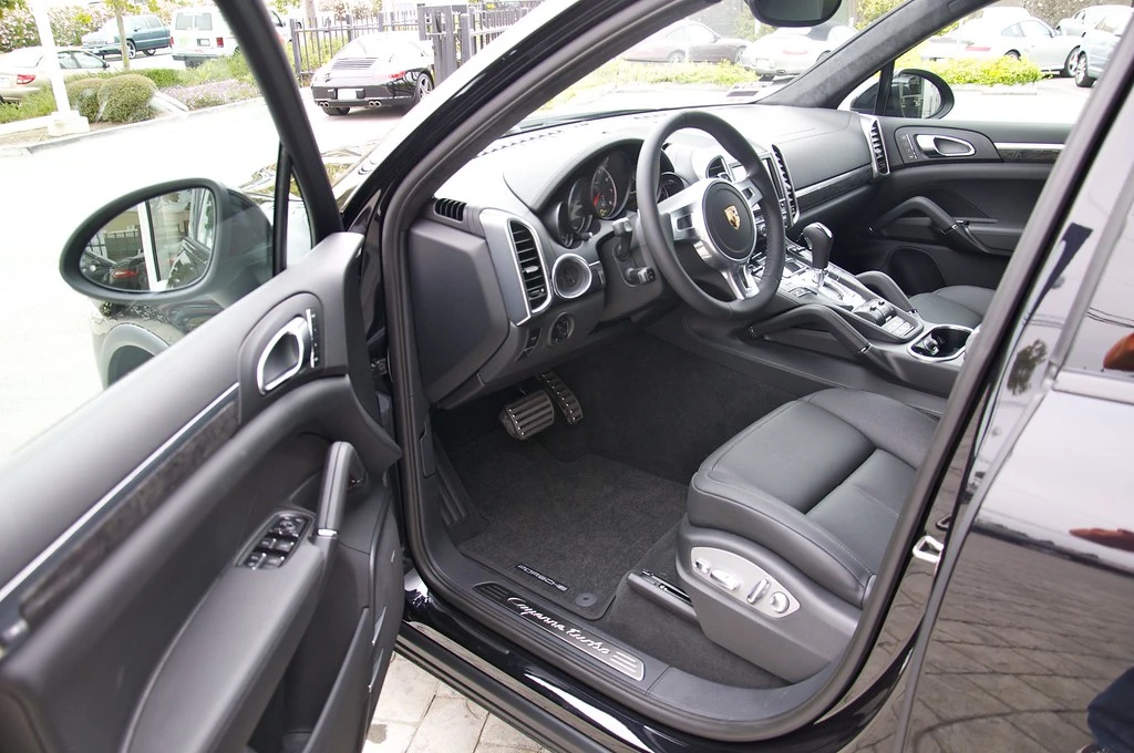 2011 Porsche 958 Cayenne Turbo - Image 8 of 9