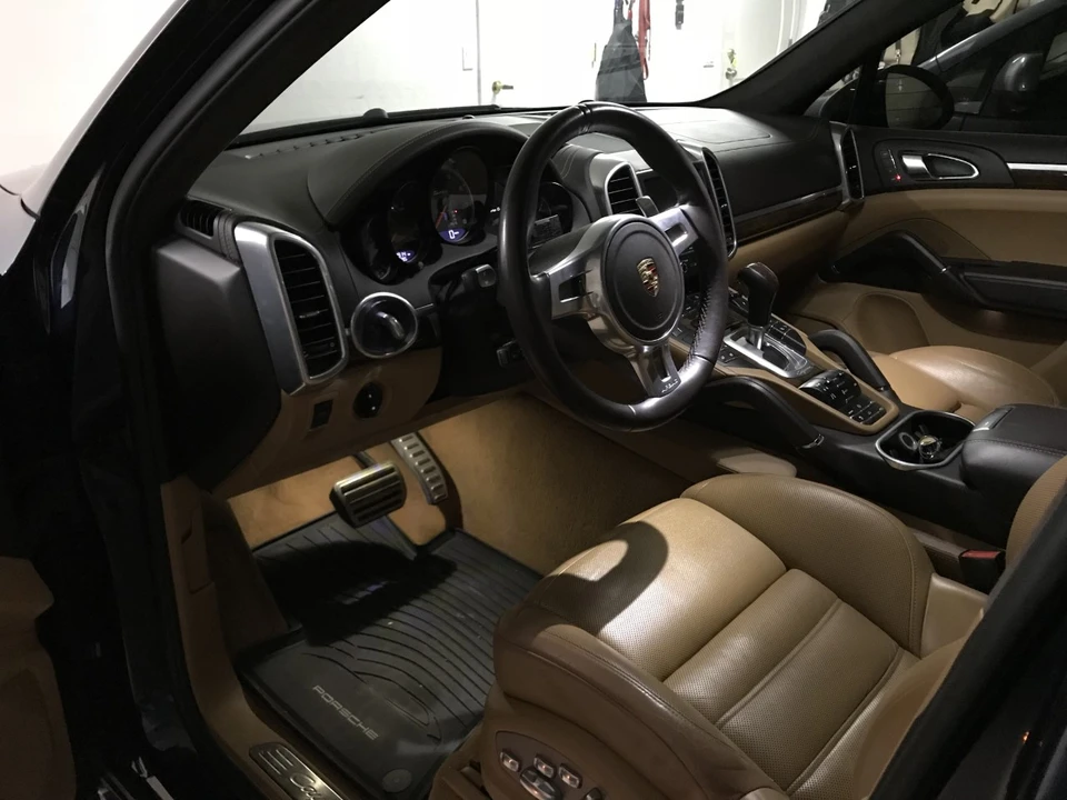 2011 Porsche 958 Cayenne Turbo - Image 6 of 9