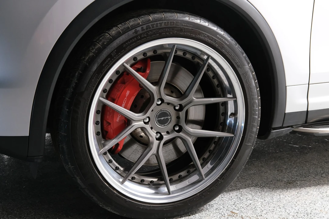 2011 Porsche 958 Cayenne Turbo - Image 2 of 14