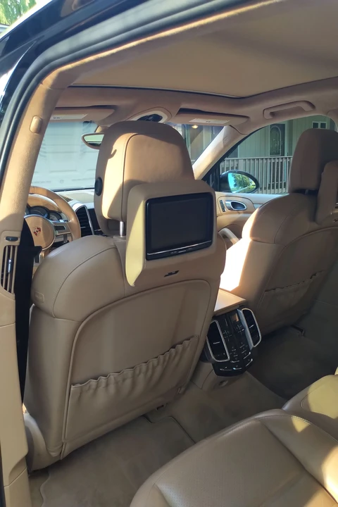 2011 Porsche 958 Cayenne Turbo - Image 2 of 12