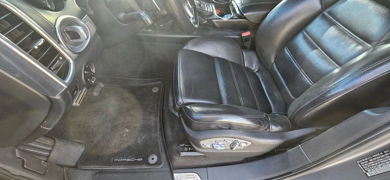 2011 Porsche 958 Cayenne Turbo - Image 16 of 31