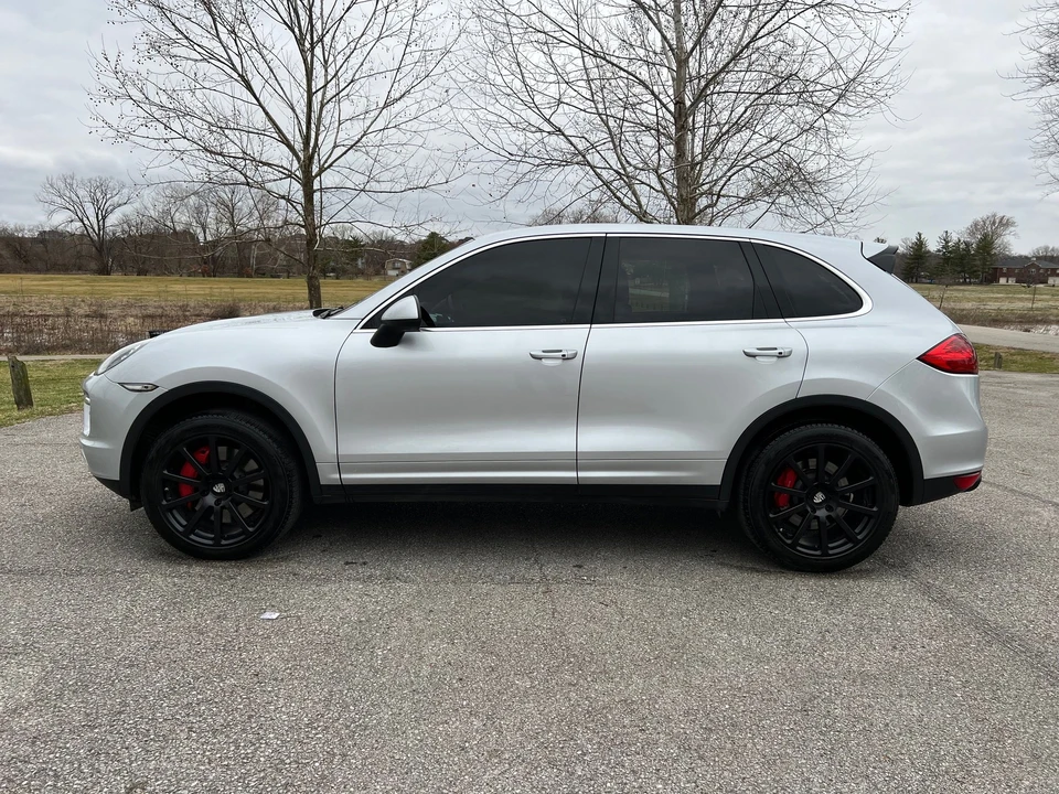 2011 Porsche 958 Cayenne Turbo - Image 2 of 16