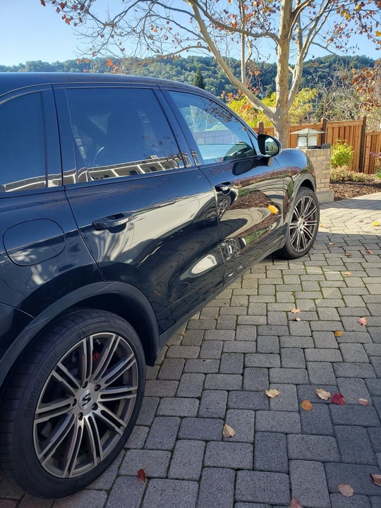 2011 Porsche 958 Cayenne Turbo - Image 2 of 3