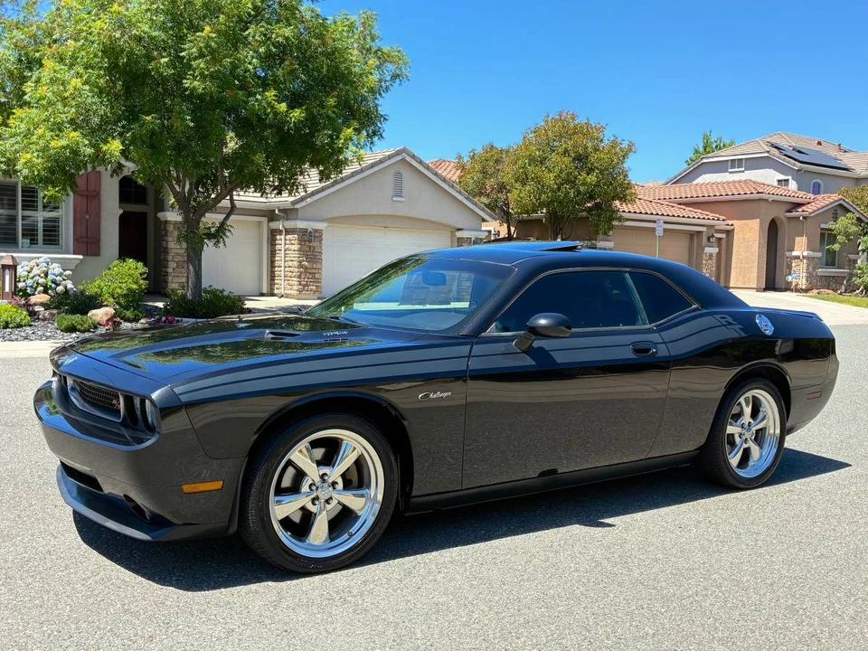 2011 Dodge Challenger 3rd Gen - Image 5 of 12