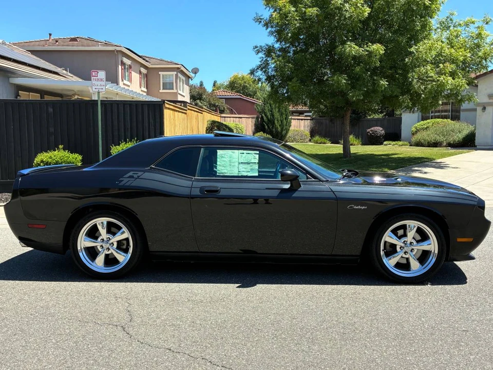 2011 Dodge Challenger 3rd Gen - Image 3 of 12