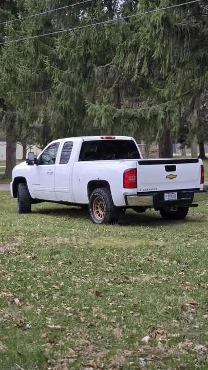 2011 Chevrolet Silverado 2nd Gen - Image 2 of 10