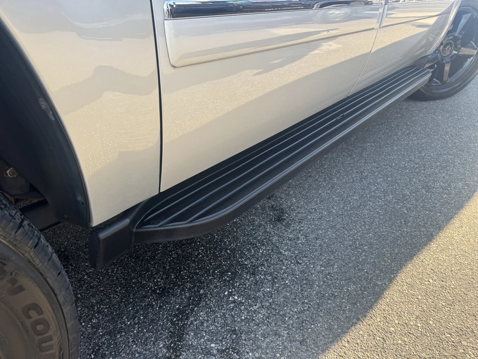 2011 Chevrolet Avalanche - Image 18 of 21