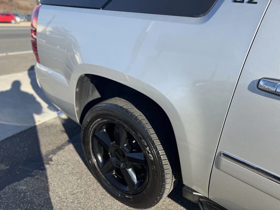 2011 Chevrolet Avalanche - Image 9 of 21