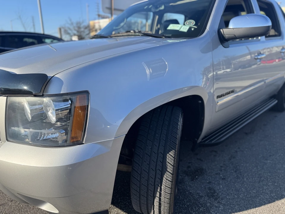 2011 Chevrolet Avalanche - Image 11 of 21