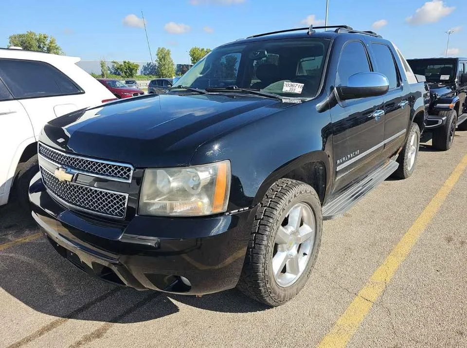 2011 Chevrolet Avalanche - Image 8 of 20