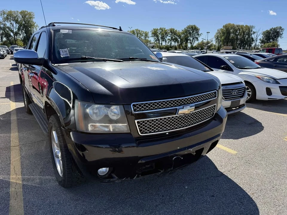 2011 Chevrolet Avalanche - Image 9 of 20