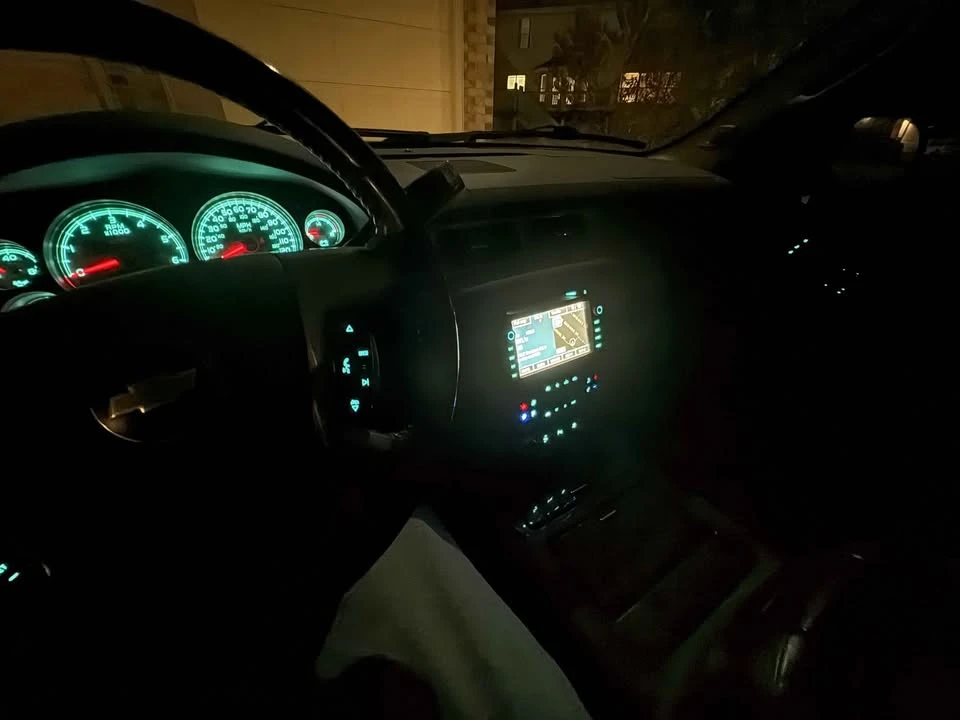 2011 Chevrolet Avalanche - Image 14 of 20