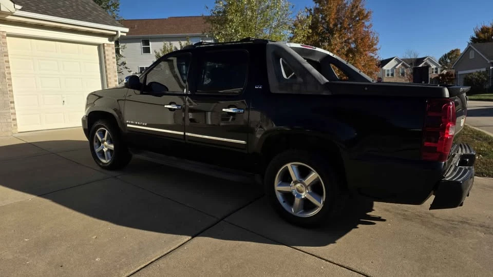 2011 Chevrolet Avalanche - Image 20 of 20