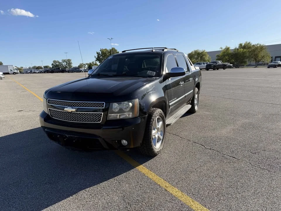 2011 Chevrolet Avalanche - Image 5 of 20