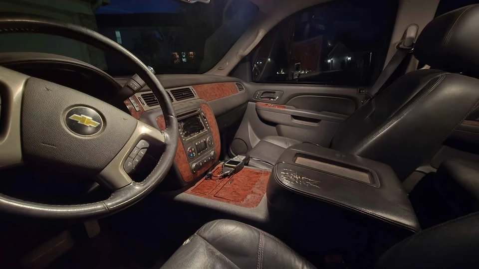 2011 Chevrolet Avalanche - Image 12 of 20