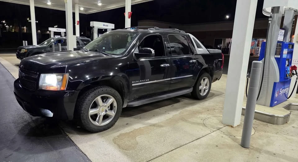 2011 Chevrolet Avalanche - Image 11 of 20