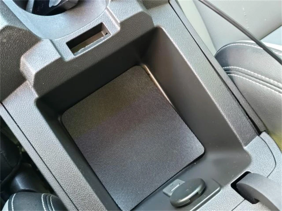2011 Chevrolet Camaro 5th Gen - Image 27 of 31