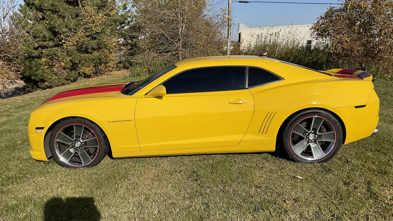 2011 Chevrolet Camaro 5th Gen - Image 2 of 25