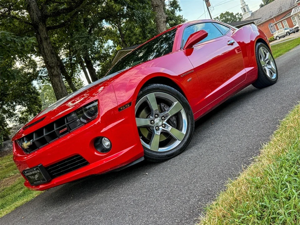 2011 Chevrolet Camaro SS 5th Gen - Image 2 of 31