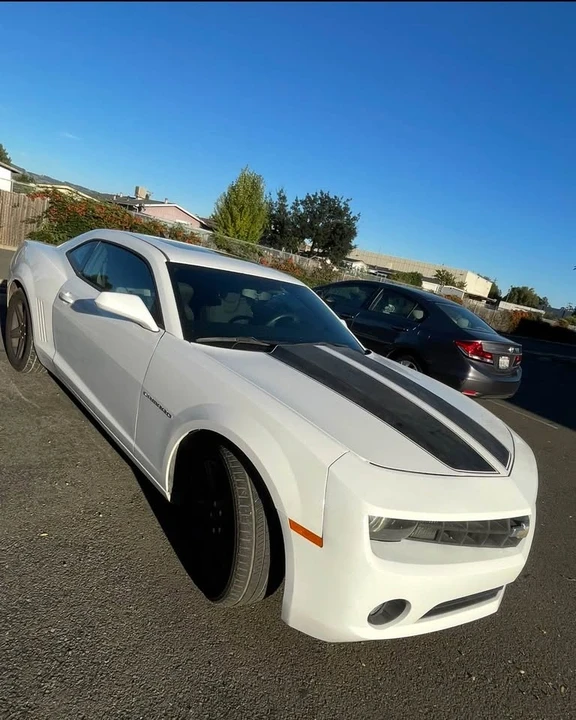 2011 Chevrolet Camaro 5th Gen - Image 2 of 19