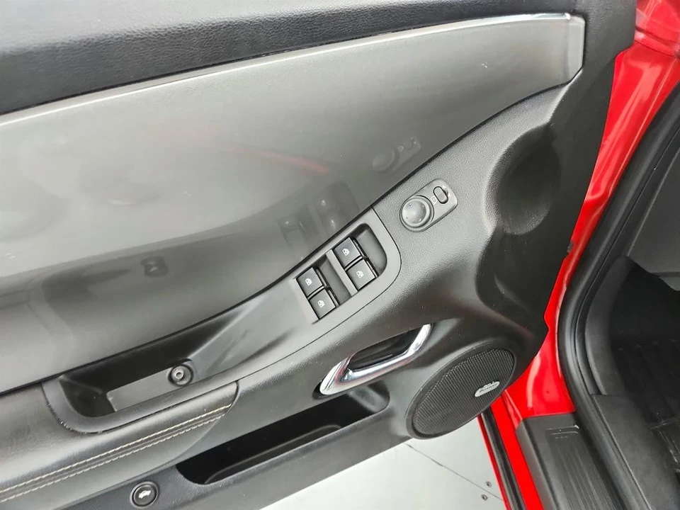 2011 Chevrolet Camaro 5th Gen - Image 19 of 31
