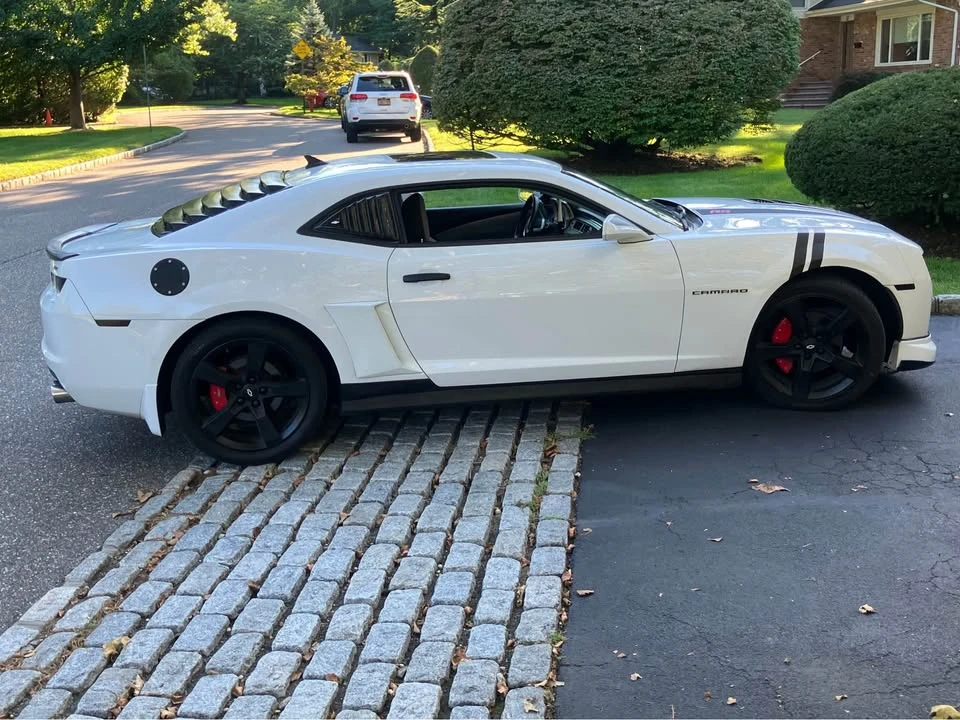 2011 Chevrolet Camaro 5th Gen - Image 2 of 10