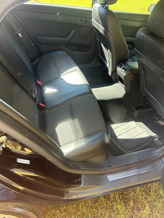 2011 Chevrolet Caprice - Image 5 of 17