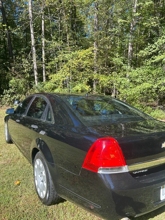 2011 Chevrolet Caprice - Image 3 of 17