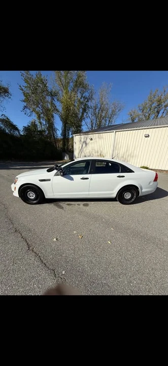2011 Chevrolet Caprice - Image 2 of 19