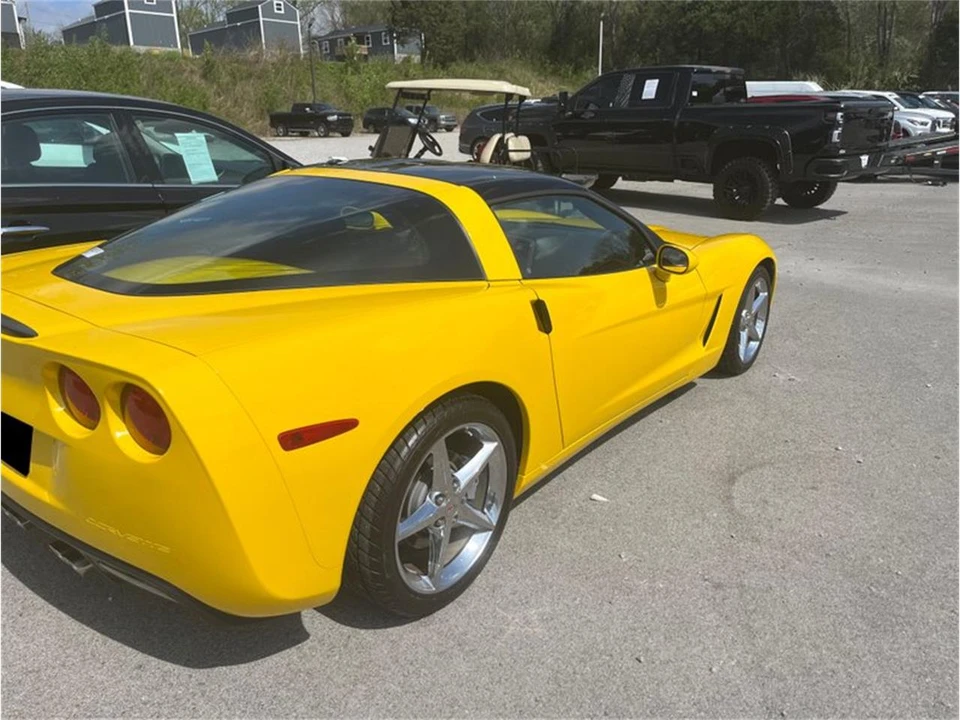 2011 Chevrolet Corvette C6 - Image 2 of 8