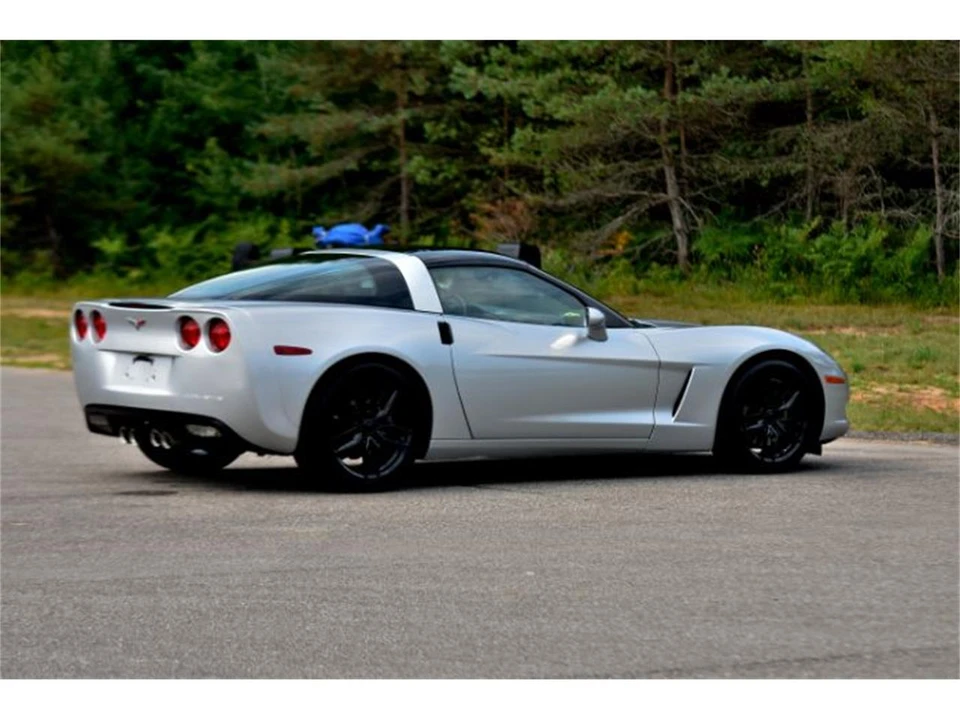 2011 Chevrolet Corvette C6 - Image 19 of 30