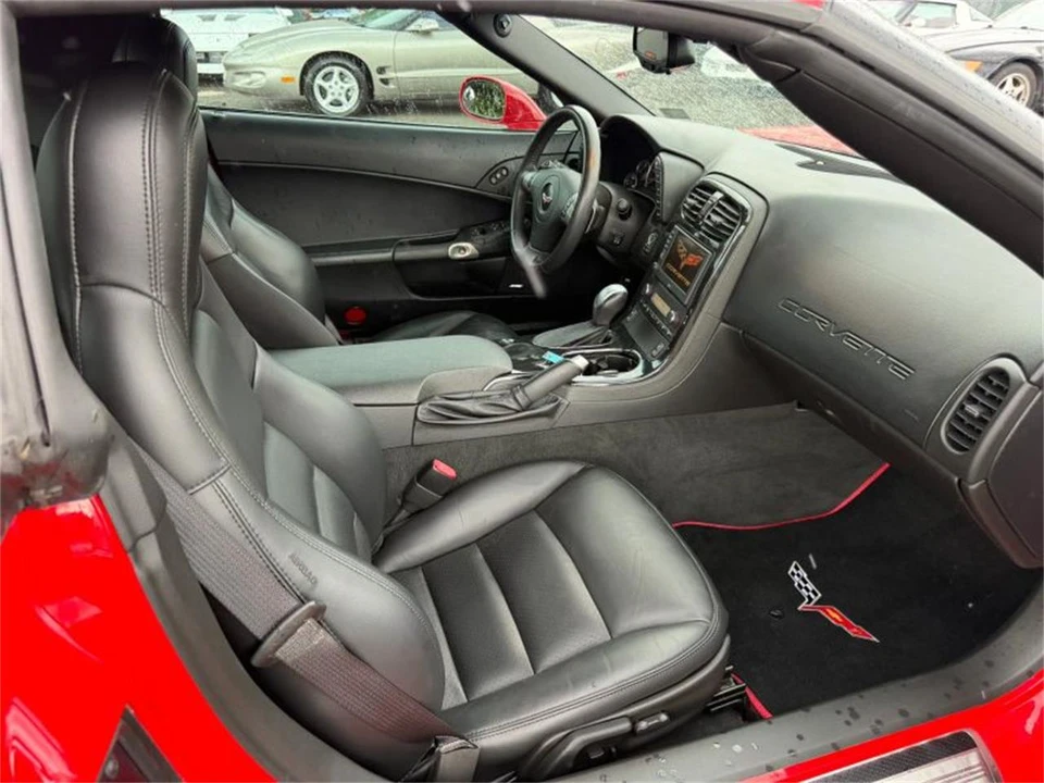2011 Chevrolet Corvette C6 - Image 25 of 31