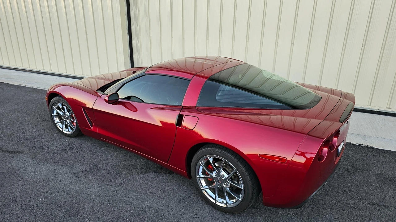 2011 Chevrolet Corvette C6 - Image 8 of 15