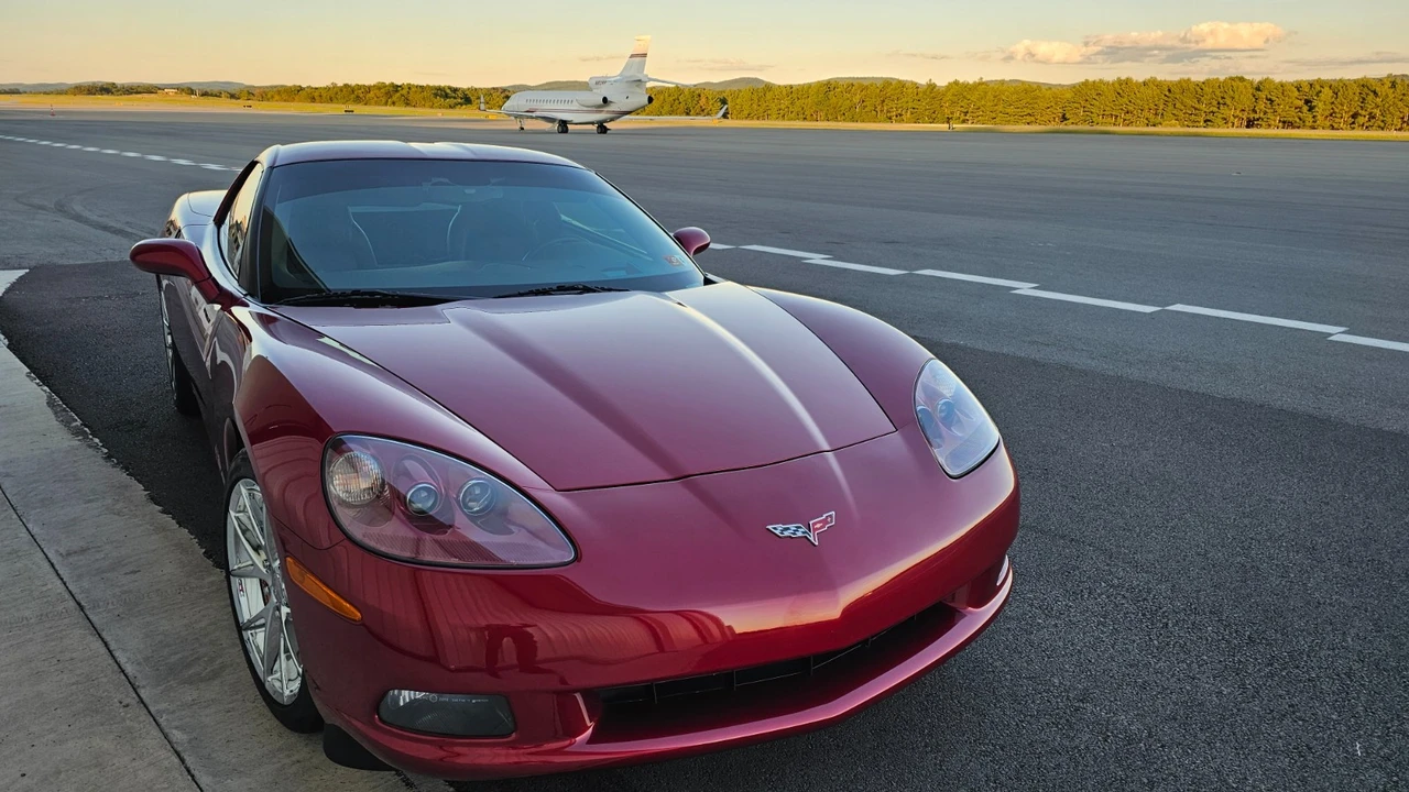 2011 Chevrolet Corvette C6 - Image 2 of 15