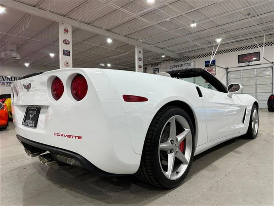 2011 Chevrolet Corvette C6 - Image 2 of 30
