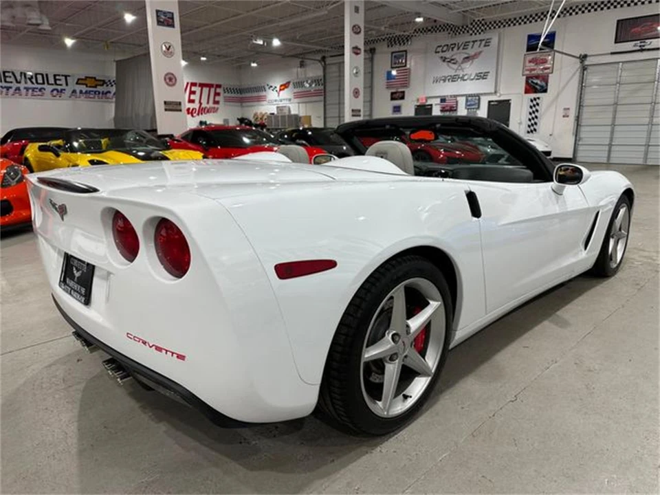 2011 Chevrolet Corvette C6 - Image 17 of 30