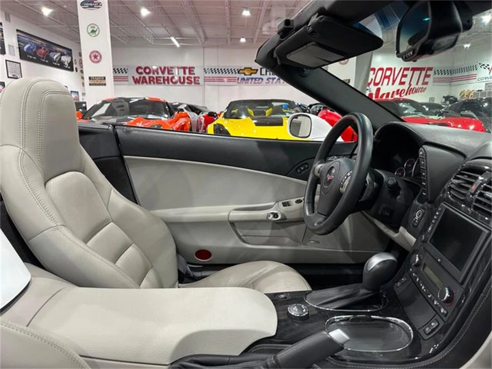 2011 Chevrolet Corvette C6 - Image 11 of 30