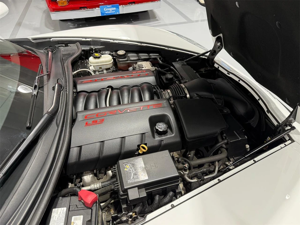 2011 Chevrolet Corvette C6 - Image 25 of 28