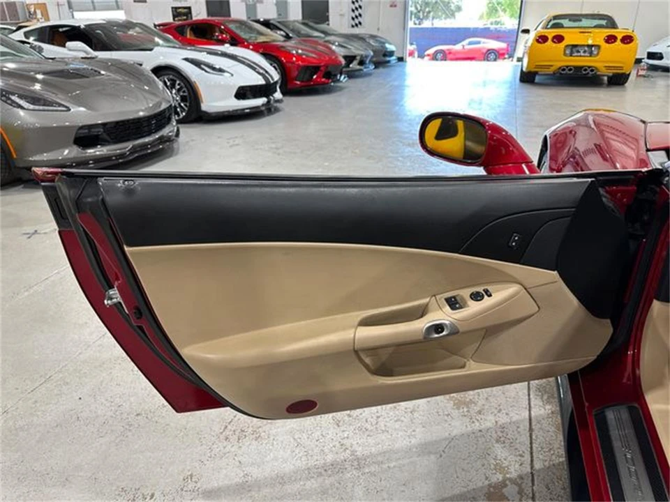 2011 Chevrolet Corvette C6 - Image 16 of 30