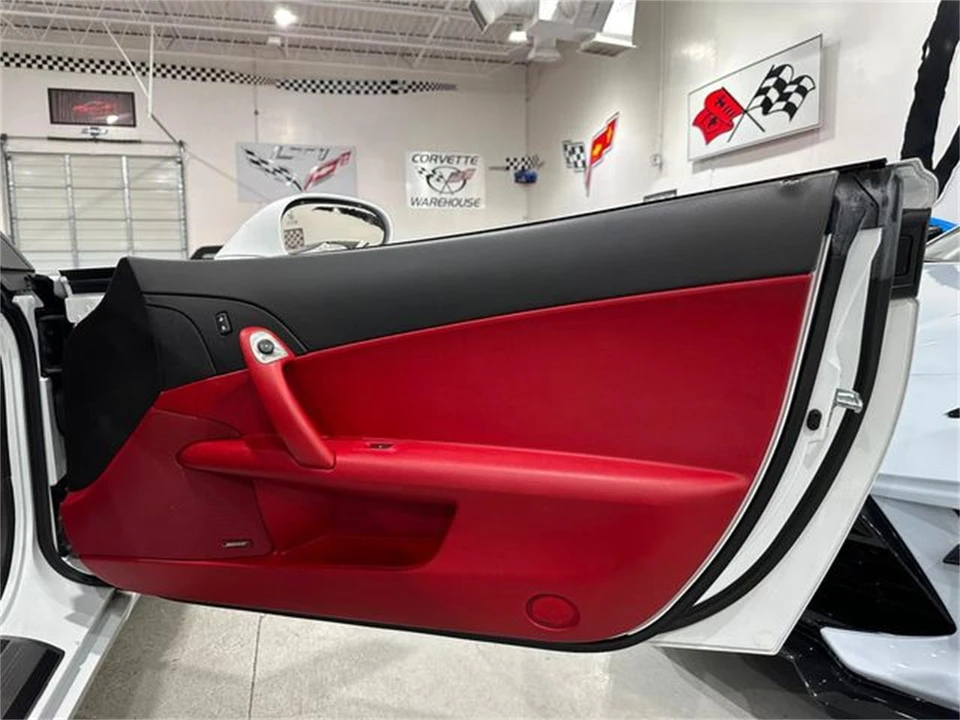 2011 Chevrolet Corvette C6 - Image 14 of 30