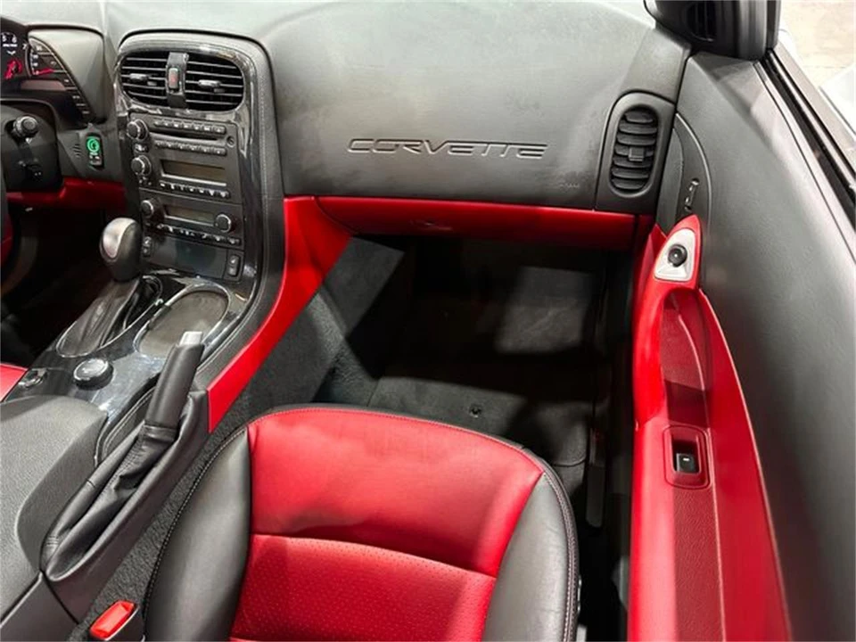 2011 Chevrolet Corvette C6 - Image 11 of 30