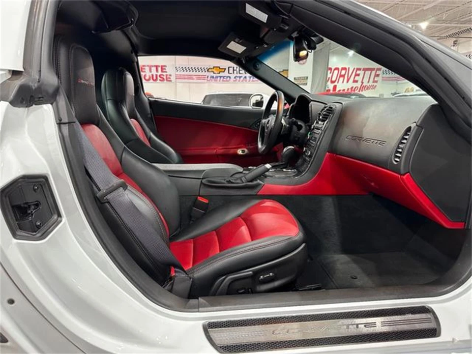 2011 Chevrolet Corvette C6 - Image 9 of 30