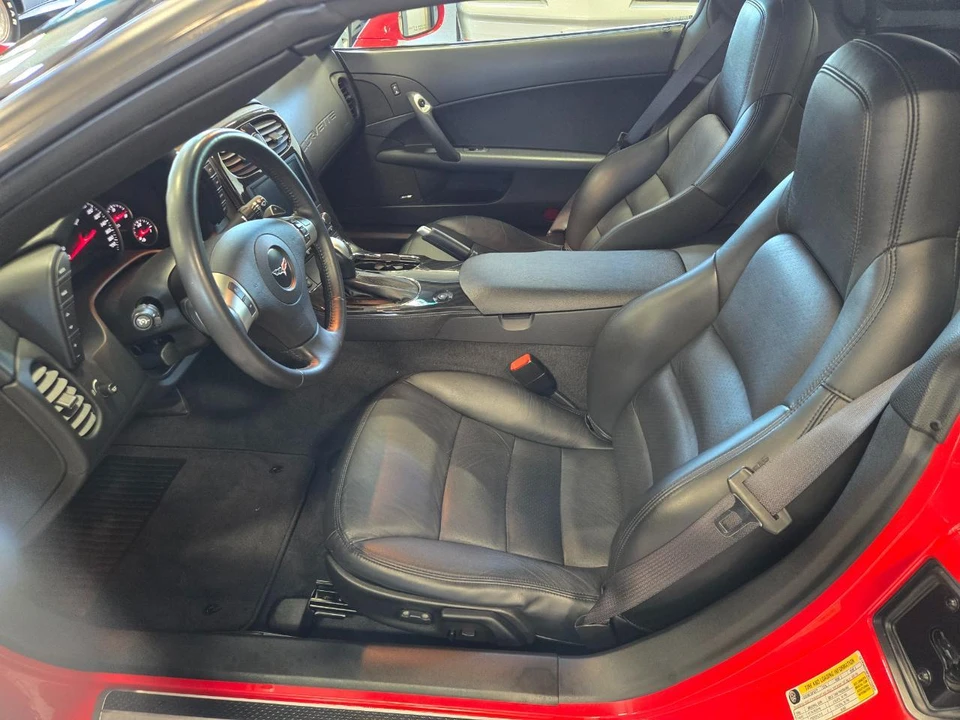 2011 Chevrolet Corvette C6 - Image 10 of 17