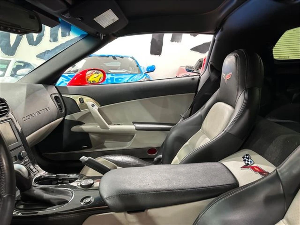2011 Chevrolet Corvette C6 - Image 13 of 30