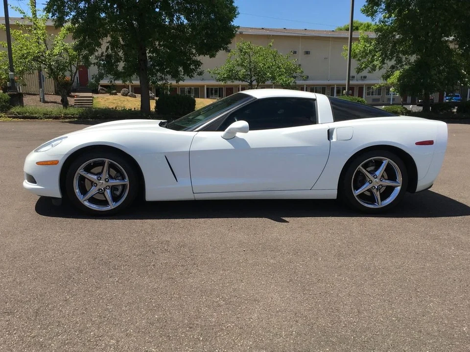 2011 Chevrolet Corvette C6 - Image 3 of 10